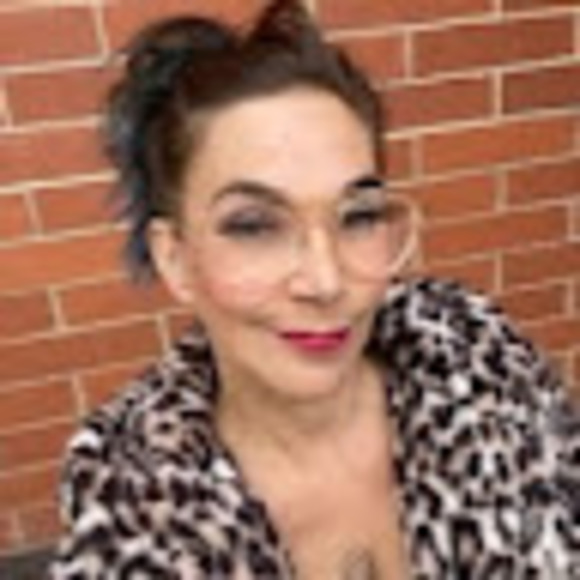 Meet your Posher, Melissa - Picture 1 of 1